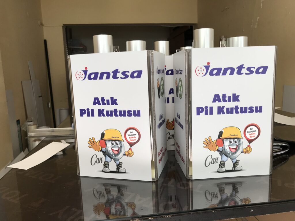 Fabrika içi kullanım için hazırlanan kurumsal baskılı metal atık pil toplama kutuları